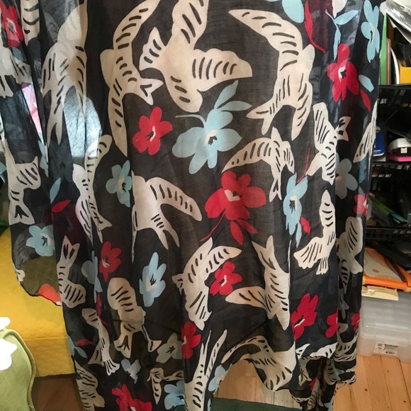 LARGE SQUARE SCARF BIRDS OF A FEATHER main image 1